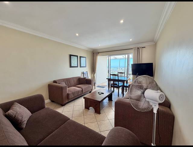 2 BEDROOM APARTMENT FOR SALE IN JEFFREYS BAY CENTRAL